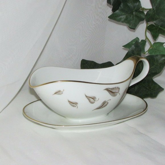Vintage Gravy Boat Heinrich Bavaria Golden Leaves China or Fine Porcelain - Picture 1 of 11